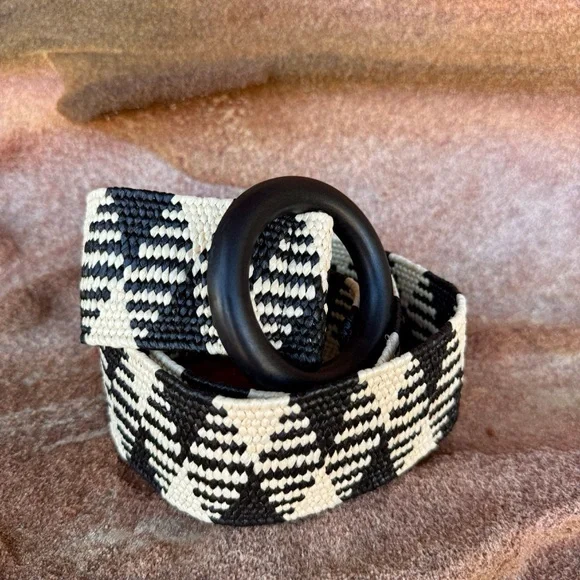 Black and White Woven Belt - Picture 2 of 2